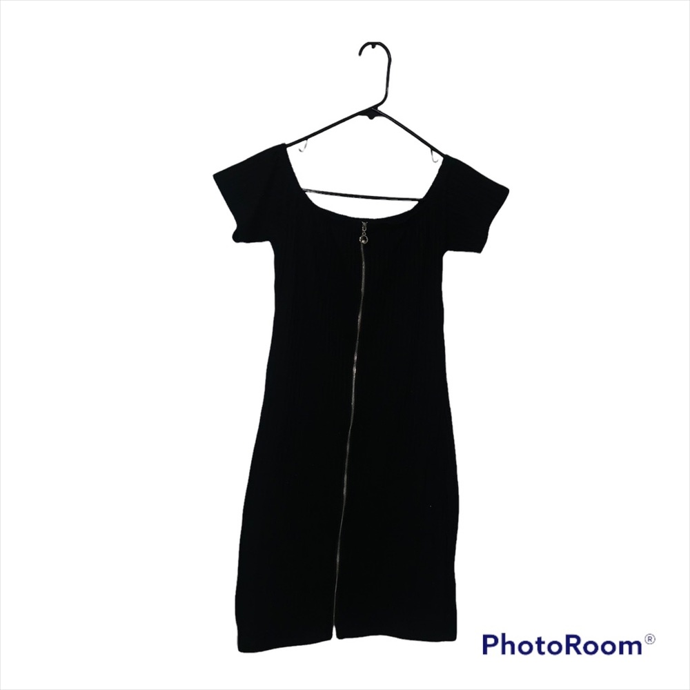 Black Ribbed Knit Zip-Up Bodycon Dress